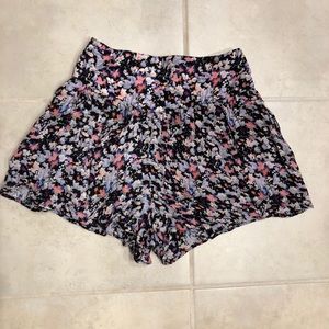 American Eagle flowy shorts